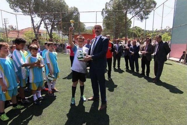 Koçarlı’da Minikler Futbol Turnuvası Yapıldı