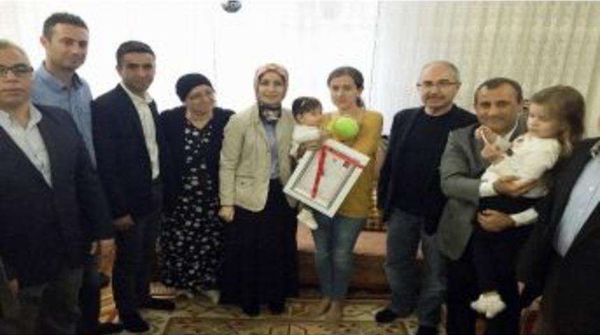 (&ouml;zel Haber) Kaymakam, Şehit Ailesini Ev Sahibi Yaptı