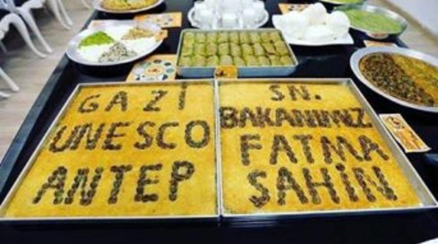 Fatma Şahin’in Künefe Tatlısına Yazdılar