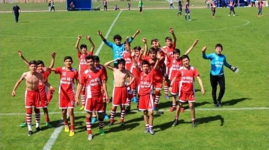 Salihli 50. Yıl Ortaokulu, Fethiye’de Şampiyon Oldu