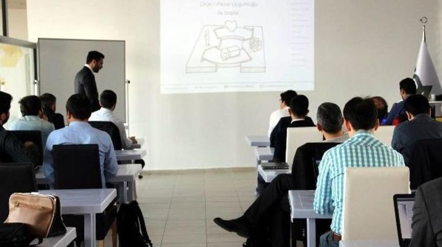 Erciyes Teknopark’ta Ettsoft Eğitimleri Devam Ediyor