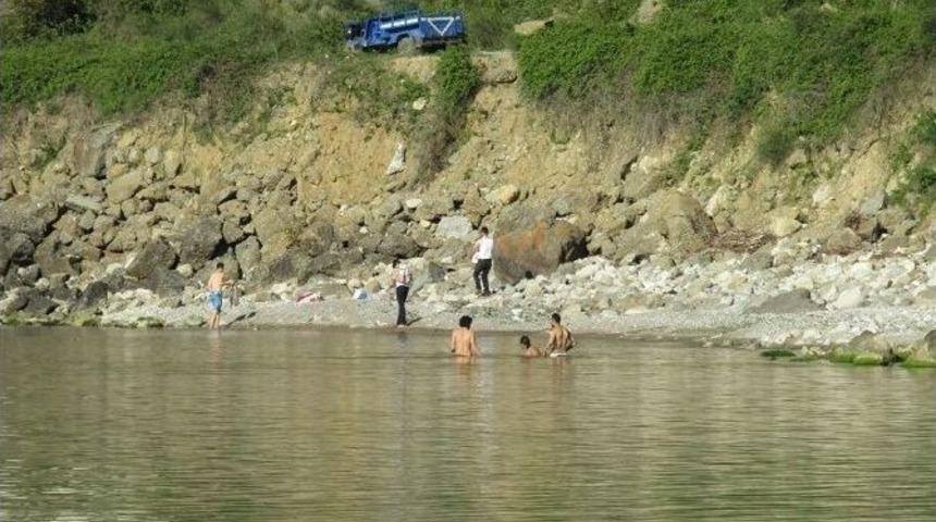 Bartın&rsquo;da Deniz Sezonu Erken A&ccedil;ıldı