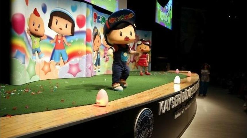 Kayserili &Ccedil;ocuklar Pepee İle Tanıştı