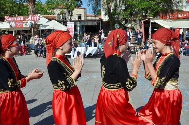 Çocuklar Geleneksel Oyunlarla Şenlendi G3