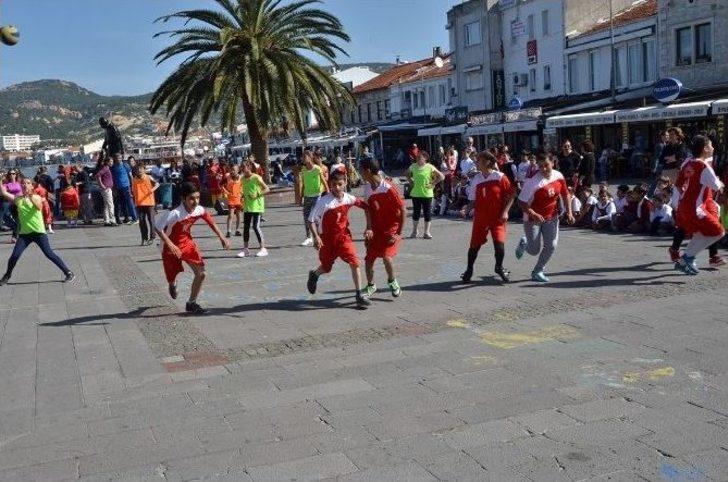 Çocuklar Geleneksel Oyunlarla Şenlendi G4