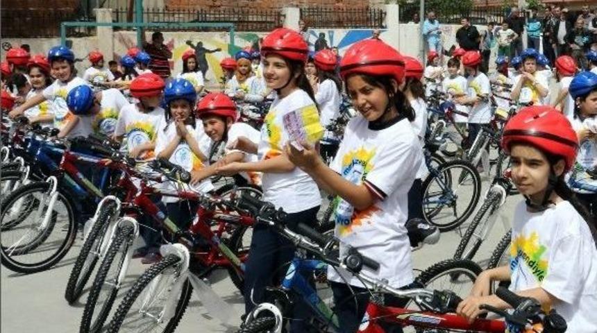 Merkezefendi Belediyesi&rsquo;nden &Ouml;ğrencilere Bisiklet