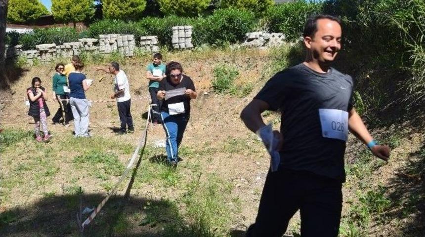 &Ouml;ğretmenler Oryantiring Yarışmasında M&uuml;cadele Etti