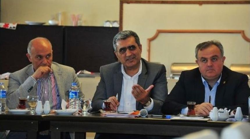 Milletvekilleri İl M&uuml;d&uuml;rleriyle Bir Araya Gelmeye Devam Ediyor