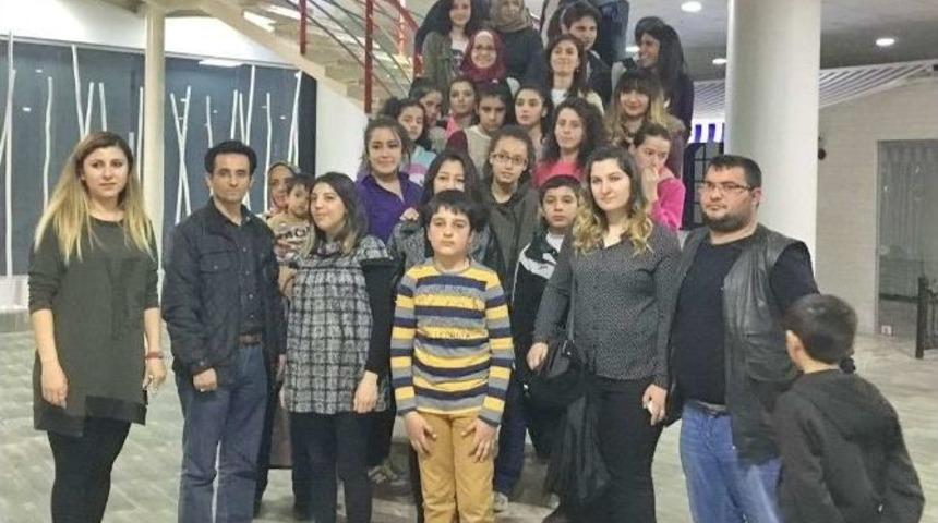 Ga&uuml;n &Ouml;ğrencileri Yetim Ve &Ouml;ks&uuml;z Misafirlerini Ağırladı