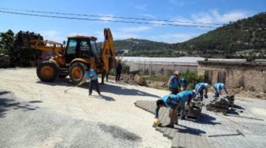 Erdemli Belediyesi, Limonlu Mahallesi&rsquo;ne Parke D&ouml;ş&uuml;yor