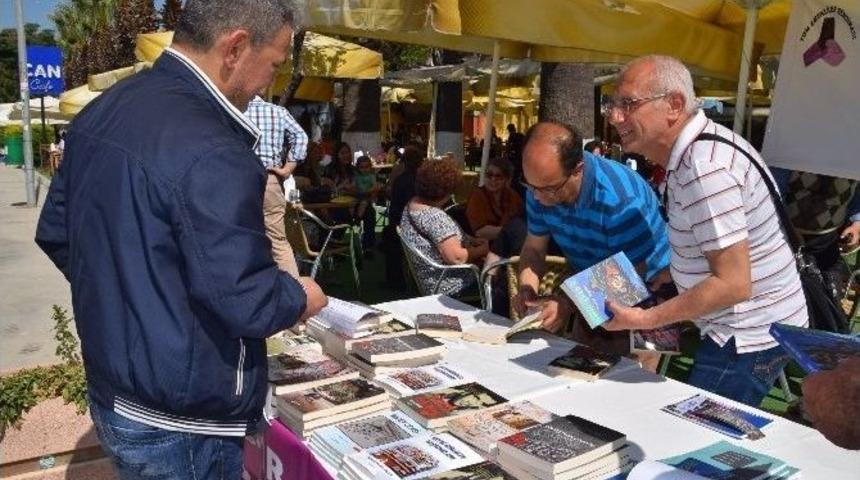 İzmirli Yazarlar Aliağa’da Okurlarıyla Buluştu