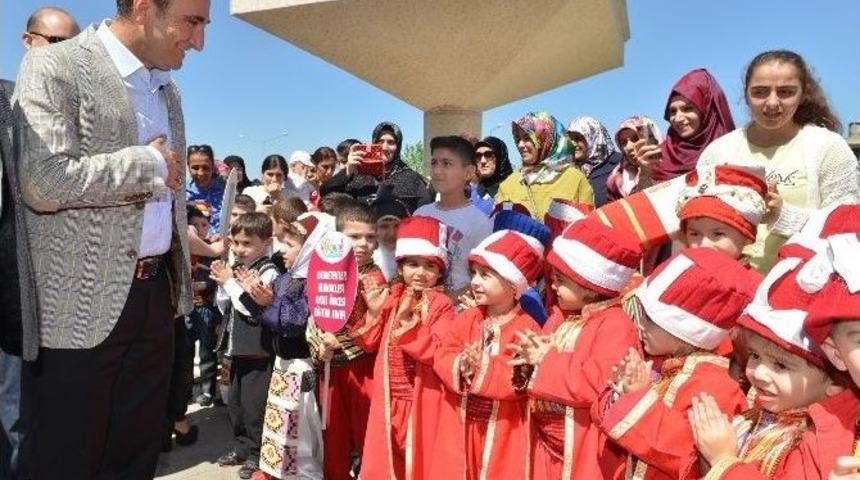 Yıldırımlı Minikler G&ouml;z Kamaştırdı