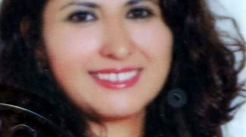 &Ouml;fkeli Koca Sokak Ortasında Eşini Bı&ccedil;akladı