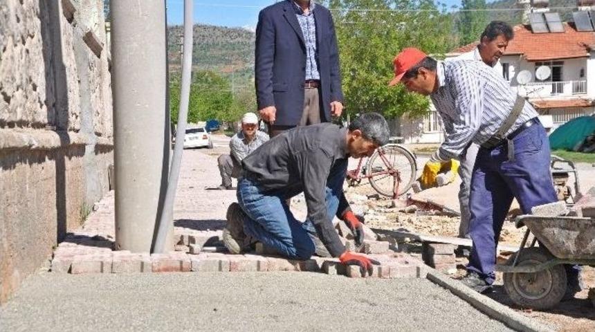 Kilitli Parke D&ouml;şeme &Ccedil;alışmaları Devam Ediyor