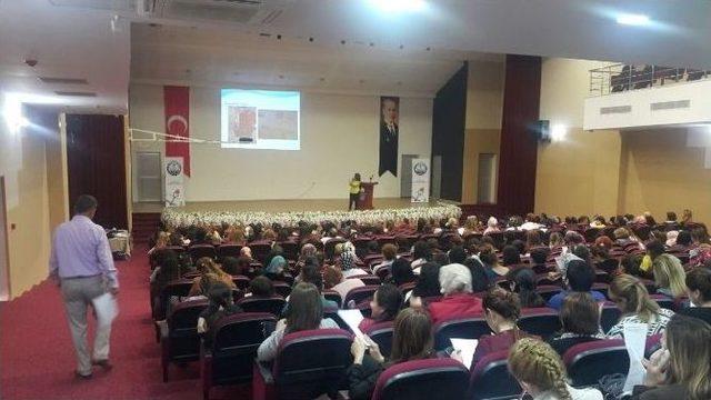 Okul Öncesi Öğretmenlerine Konferans