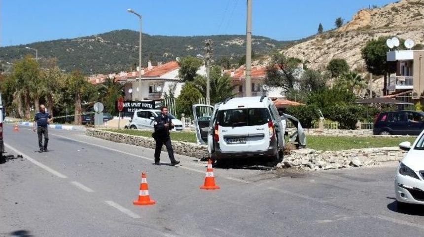 Fo&ccedil;a Ve Menemen&rsquo;de Kaza: 1 &Ouml;l&uuml;, 4 Yaralı