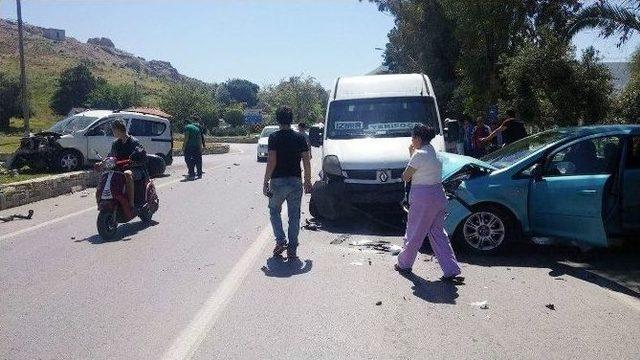 Foça Ve Menemen’de Kaza: 1 Ölü, 4 Yaralı