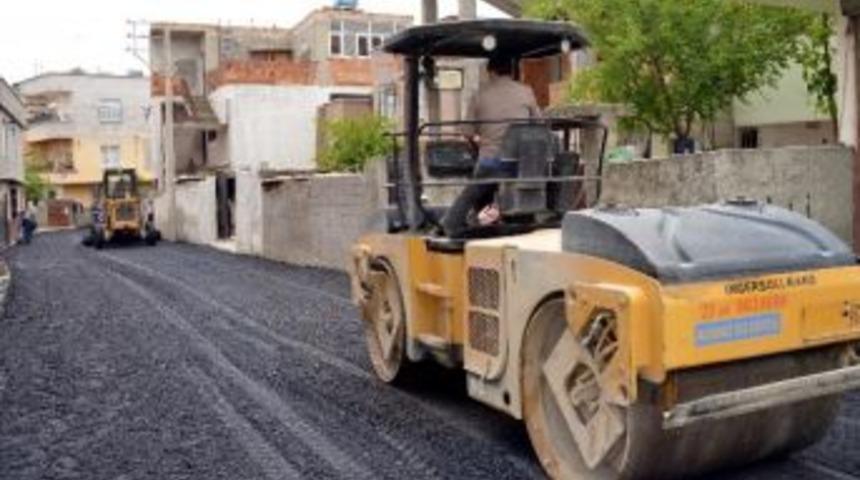Akdeniz&rsquo;deki Mahallelere İki Ayda 13 Ton Asfalt D&ouml;k&uuml;ld&uuml;
