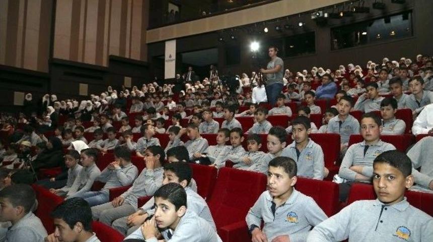 Suriyeli Minikler Sultanbeyli’de Kutlu Doğum Haftasını Kutladı