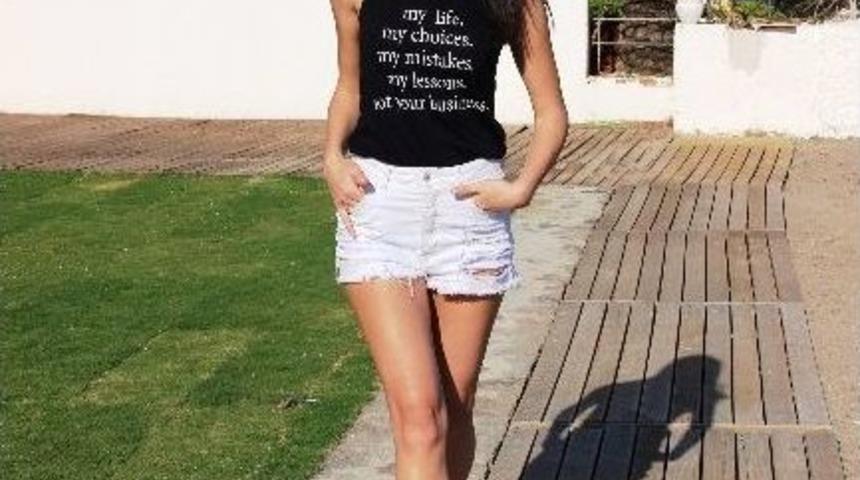 &Uuml;nl&uuml; Manken Yoğun İş Tenposu Nedeniyle Hastanelik Oldu