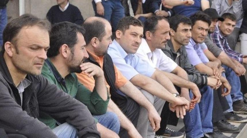 Maaşlarını Alamayan İş&ccedil;iler Eylem Yaptı