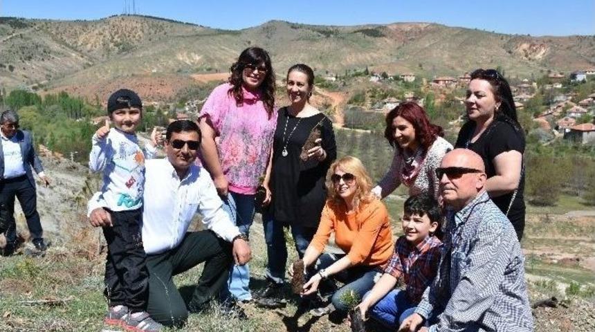 Kadın Girişimciler 100 Fidanı Toprakla Buluşturdu