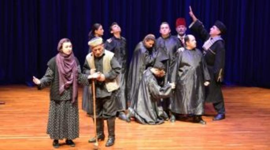 Sa&uuml;&rsquo;de Hocalı Katliamı Sahnelendi