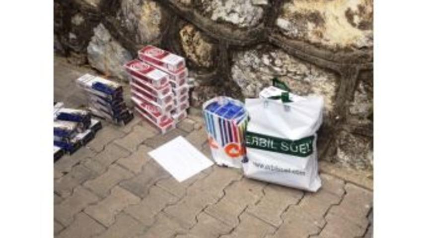 Semt Pazarında Bin 300 Paket Ka&ccedil;ak Sigara Ele Ge&ccedil;irildi