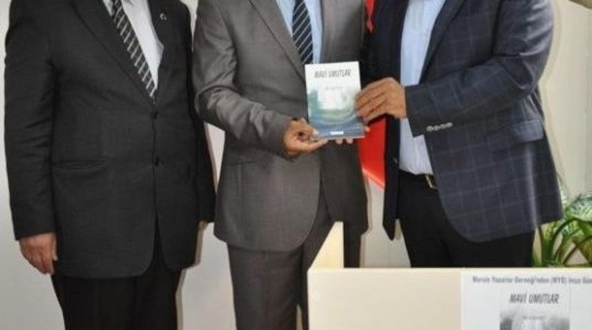 ’mavi Umutlar’ Okuyucusu İle Buluştu