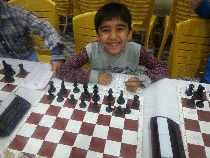 Gkv’liler Satranç Turnuvasında Dört Birincilik Kazandı G3