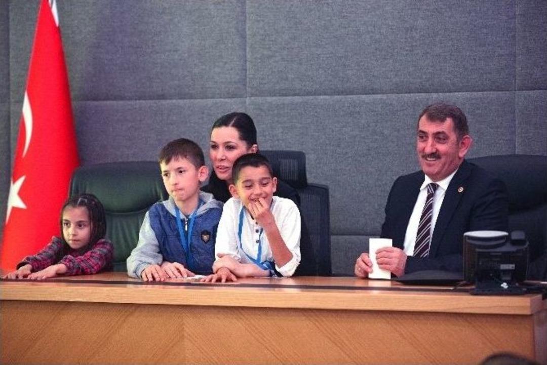 Karaaslan Ve K&ouml;ktaş Samsunlu &Ouml;ğrencileri Mecliste Ağırladı