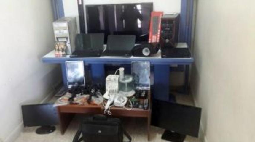 Okullara Dadanan Hırsızlar Tutuklandı