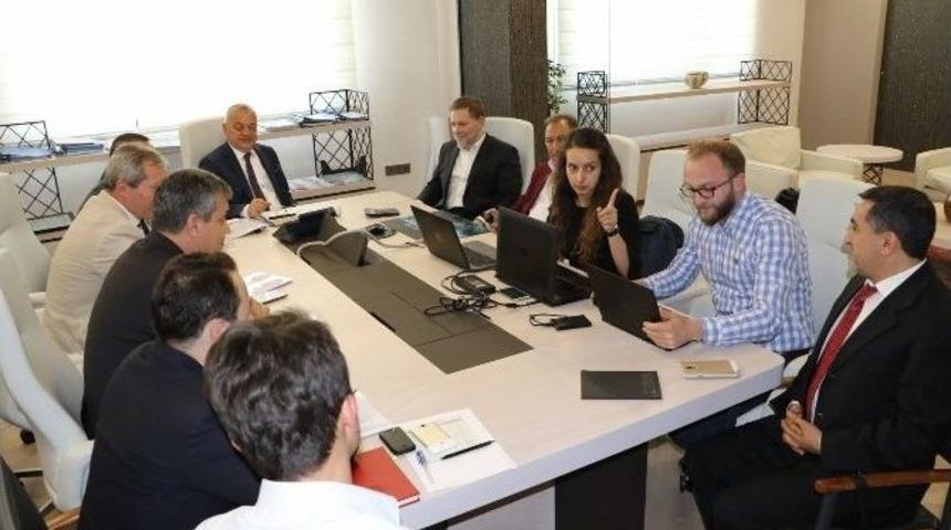 Başkan Erg&uuml;n&rsquo;&uuml;n Tramb&uuml;s Mesaisi S&uuml;r&uuml;yor