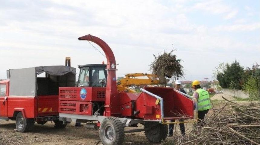 B&uuml;y&uuml;k&ccedil;ekmece Belediyesi Bitki Atıklarını G&uuml;breye D&ouml;n&uuml;şt&uuml;r&uuml;yor