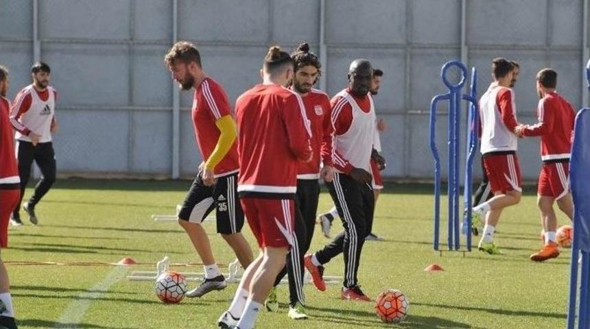 Medicana Sivasspor, Medipol Başakşehir Ma&ccedil;ı Hazırlıklarına Başladı