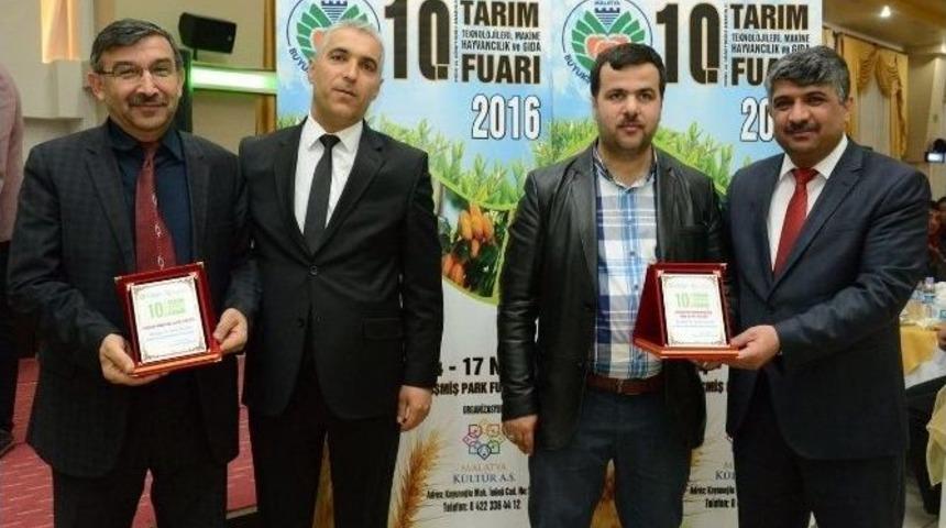 Tarım Fuarına Katılan Firmalara Plaket Verildi
