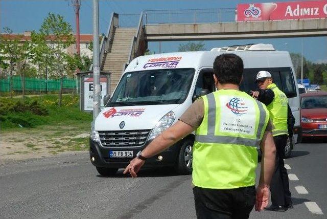 Karayolları Düzenleme Genel Müdürlüğü Ekiplerinden Yük Ve Yolcu Taşıyan Araçlarda Denetim