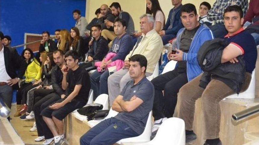 Kurumlararası Voleybol Turnuvasına Kaymakam Citer Katıldı