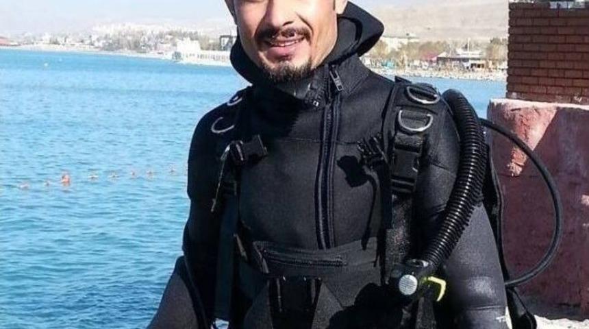 Van&rsquo;daki &Ccedil;atışmada Yaralanan Polislerden Biri Şehit Oldu