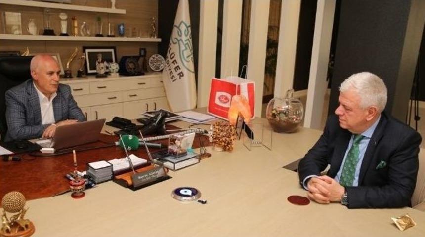 Başkanı Ay Taraftardan &Ouml;z&uuml;r Diledi