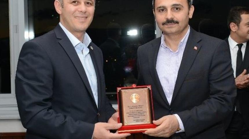 Oryantiring Federasyonu&rsquo;ndan Başkan K&uuml;lc&uuml;&rsquo;ye Plaket