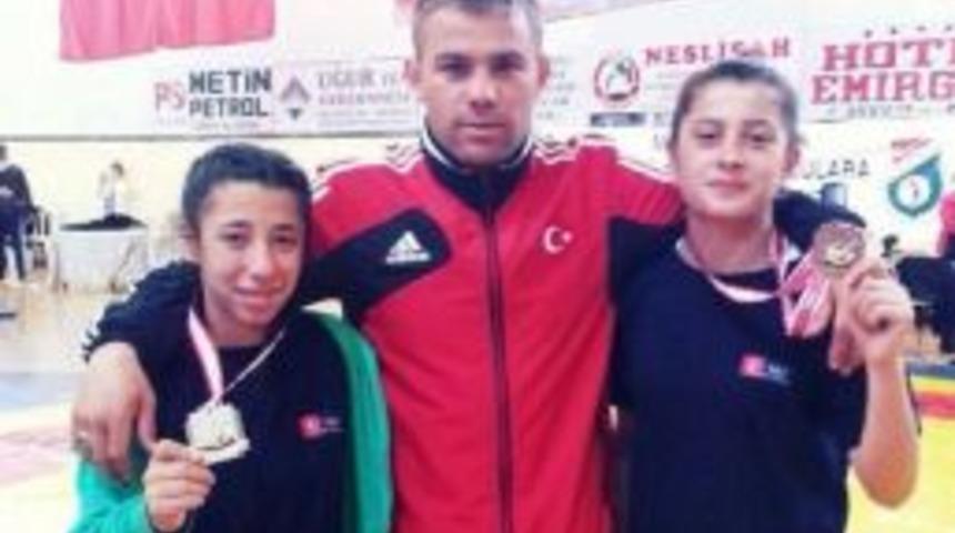 Zeliha Kara Romanya Yolcusu