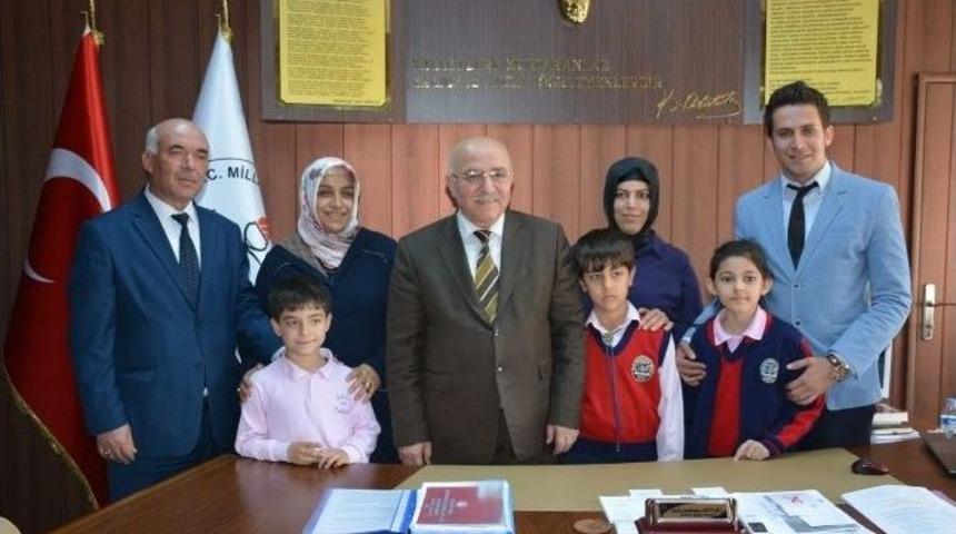 &Ouml;ğrenciler &Ouml;d&uuml;llendirildi