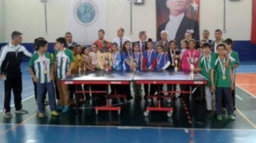 K&uuml;&ccedil;&uuml;klerde Masa Tenisinin Şampiyonları Belli Oldu