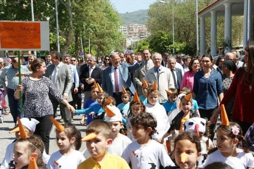 Sel&ccedil;uk&rsquo;ta Uluslararası Leylek Festivali