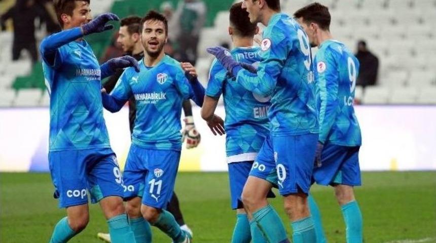 Hamzaoğlu Neşteri Vuruyor