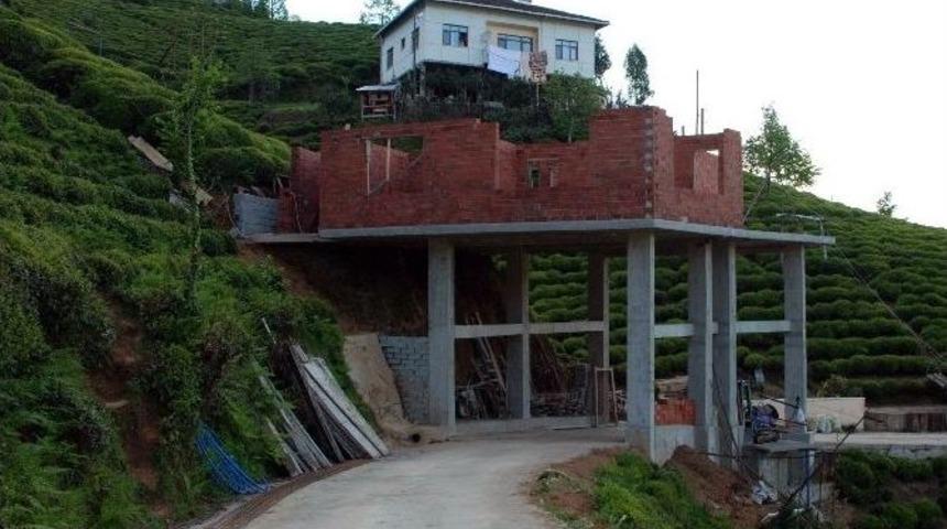 (&ouml;zel Haber) Rize&rsquo;de Bir İlgin&ccedil; Yapı Daha Y&uuml;kseliyor
