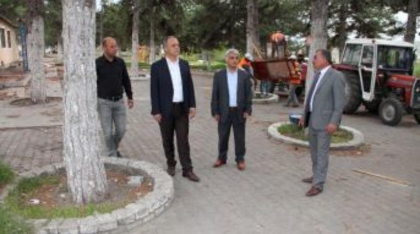 Suluova Belediyesi Adnan Menderes Parkı&rsquo;nı Yeniliyor