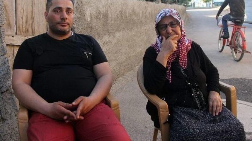 Babasını Bulmak İçin İsveç’ten Adana’ya Geldi