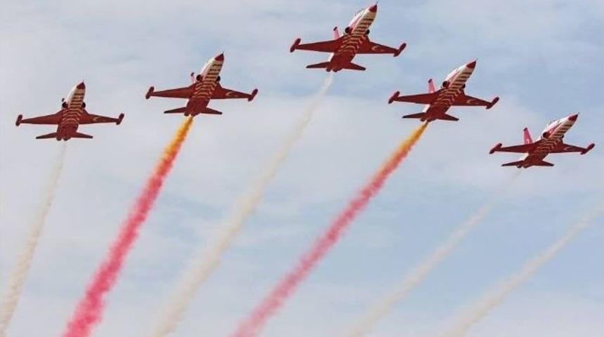 T&uuml;rk Yıldızları&rsquo;nın G&ouml;steri Takvimi Videosu İlgi G&ouml;rd&uuml;